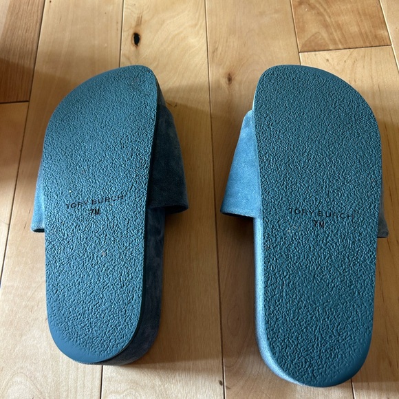 Tory Burch Teal Suede Sandals with Gold Emblem - Picture 2 of 5